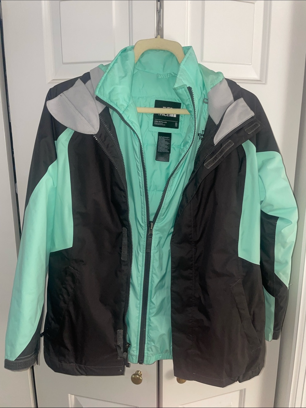 The North Face Women's Mint & black Ski Jacket